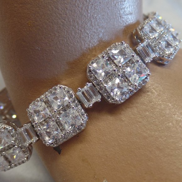 Tiara 9.25 Sterling Silver Infinity Bracelet NWT - Picture 2 of 14